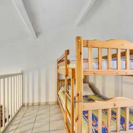 Сasa de vacaciones Maison Charmante à Avec Piscine Partagée *