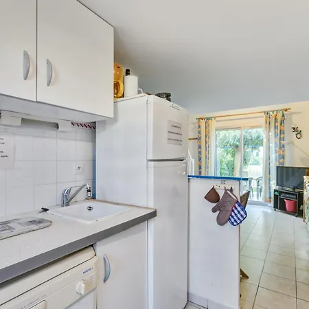 בית נופש Maison Charmante A Avec Piscine Partagee *