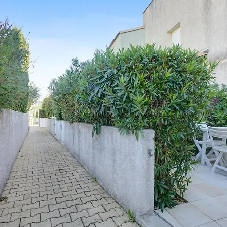 Maison Charmante A Avec Piscine Partagee
